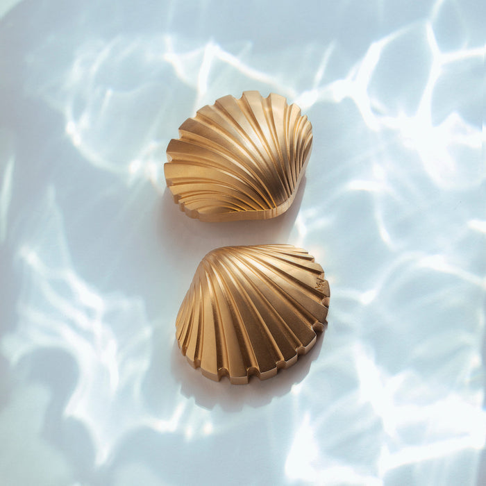 Golden Seashell Weed Grinder