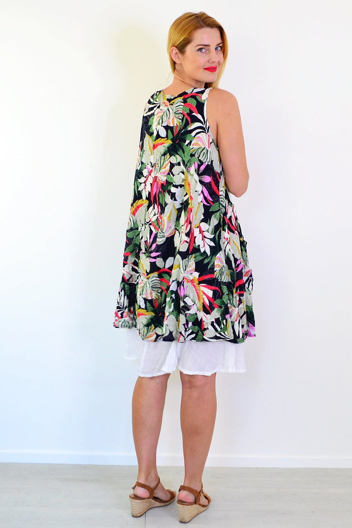 Missy Q Tropical Forest Leaf Crinkle Tunic Dress, lightweight fabric with vibrant leaf print, casual and stylish for warm weather.