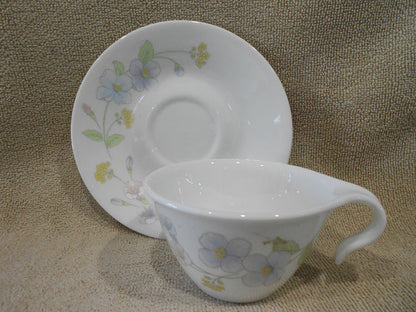 ☕︎ 2-pc CORELLE Corning PASTEL BOUQUET HOOK CUP & SAUCER *Vitrelle Glass Floral