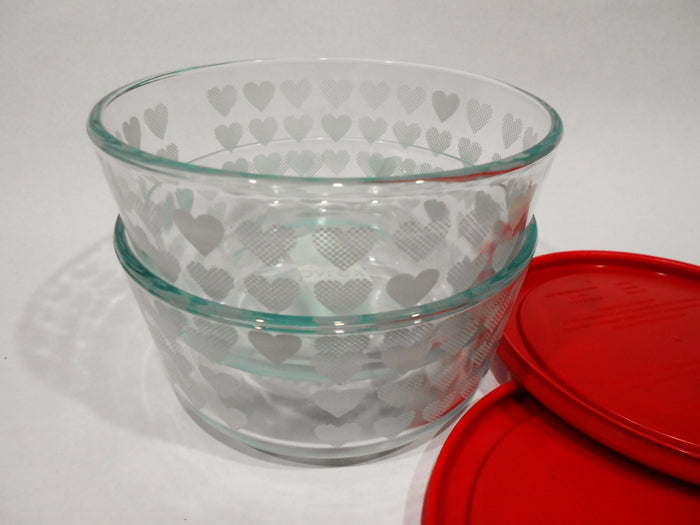 2 PYREX 4-Cup Storage Bowls WHITE HEARTS RED COVERS *Valentine Sweetheart Love