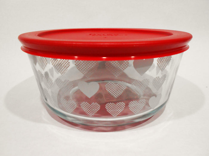 2 PYREX 4-Cup Storage Bowls WHITE HEARTS RED COVERS *Valentine Sweetheart Love