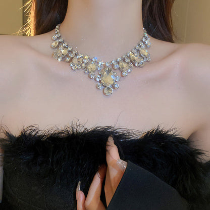 Aurora Statement Rhinestone Necklace - Fashionnsio
