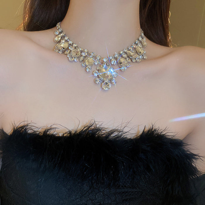Aurora Statement Rhinestone Necklace - Fashionnsio
