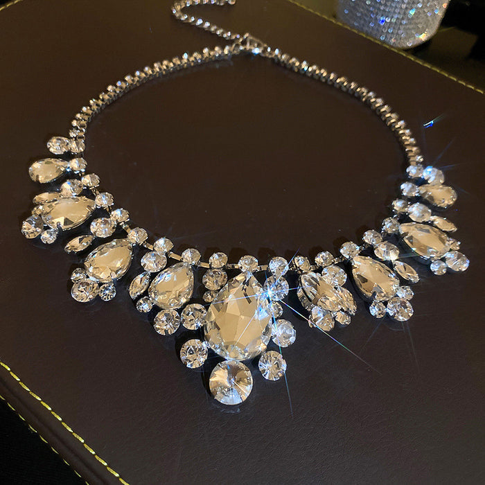 Aurora Statement Rhinestone Necklace - Fashionnsio