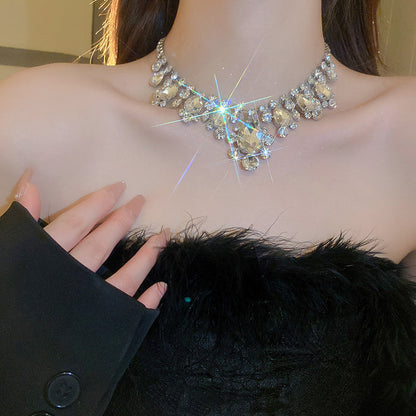 Aurora Statement Rhinestone Necklace - Fashionnsio
