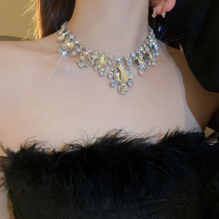 Aurora Statement Rhinestone Necklace - Fashionnsio