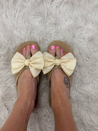Bow Straw Woven Flip Flops: White - Intimate Whispers
