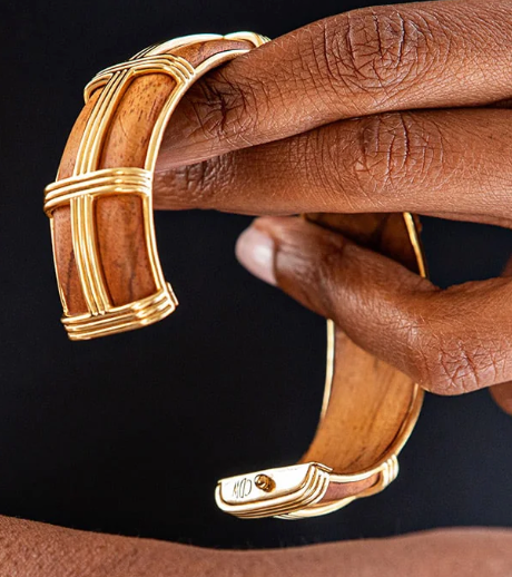 Capucine De Wulf Gaia Hinged Bangle