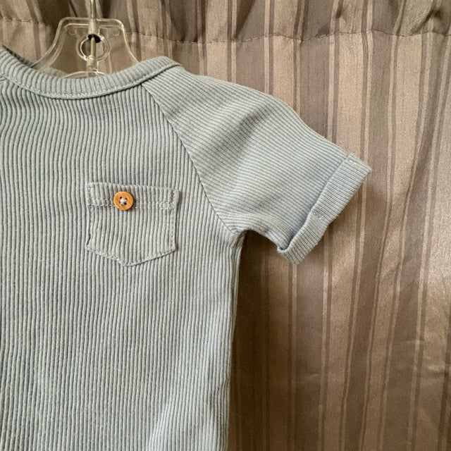 Chick Pea SIZE 6-9 Months Onesie Boy's