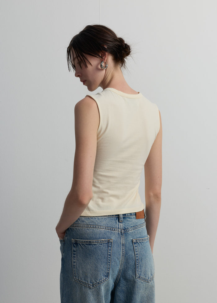 CROSSOVER V-NECK TANK TOP