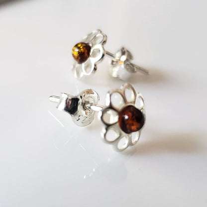 daisy flower stud earrings
