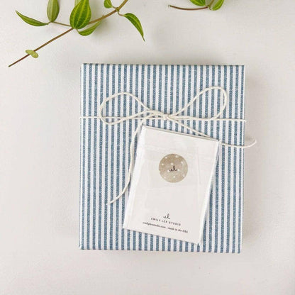emily lex studio Hydrangea Stem Mini Enclosure Card