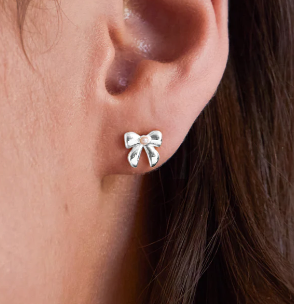 Pearl Bow Stud
