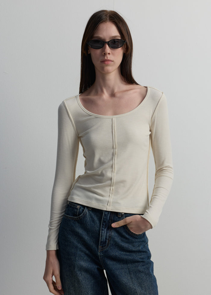 EXPOSED-STITCH LONG-SLEEVE TOP