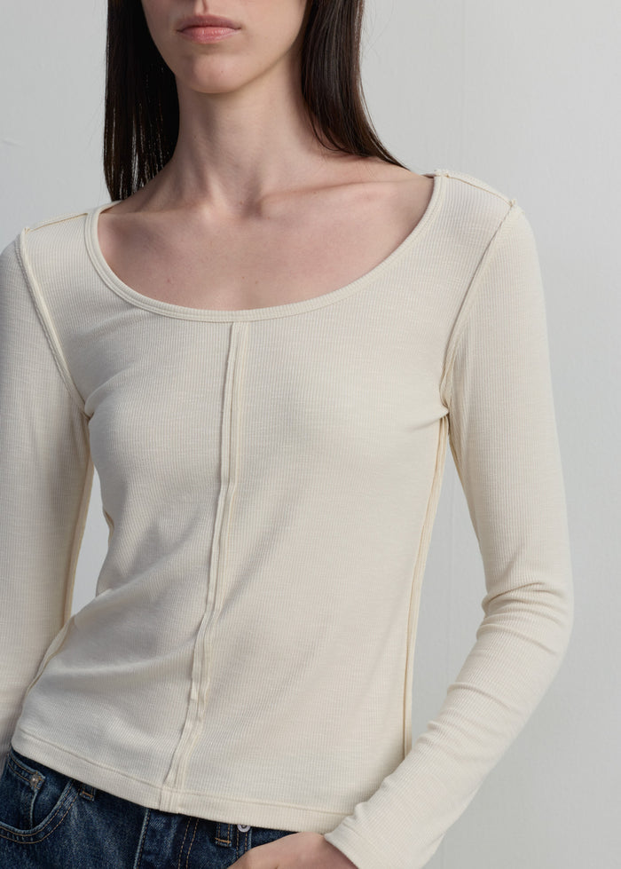 EXPOSED-STITCH LONG-SLEEVE TOP