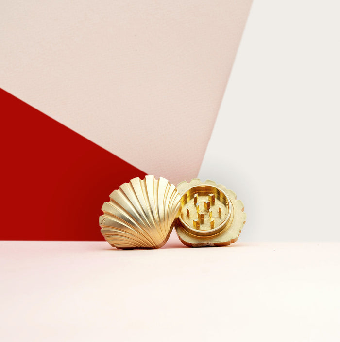 Golden Seashell Weed Grinder