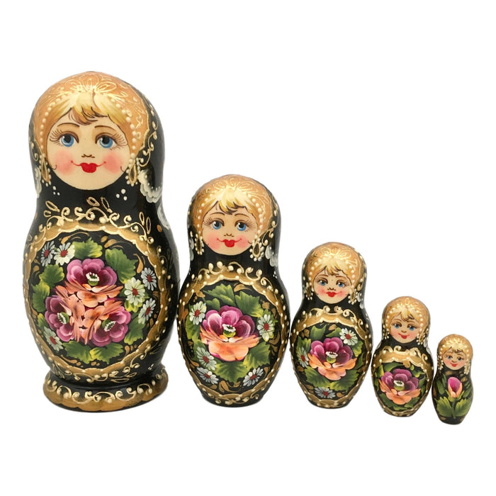 Russian nesting dolls flowers