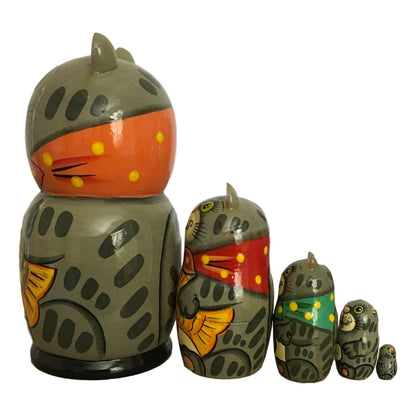 Animal nesting dolls