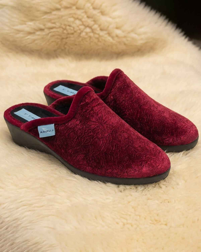 Lunar Sylvie Slip On Ladies Slipper - Burgundy - Lunar