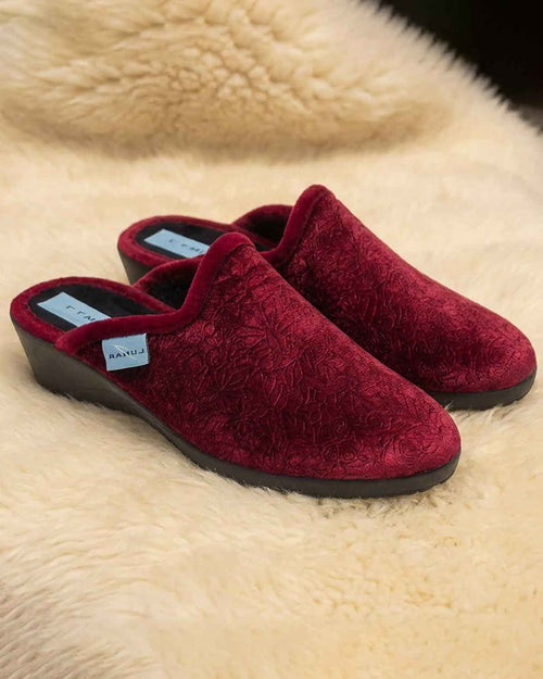 Lunar Sylvie Slip On Ladies Slipper - Burgundy - Lunar