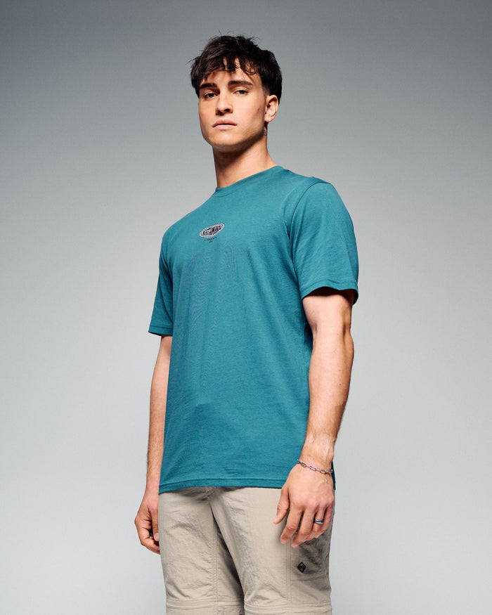 b1754_741_mens_retro_badge_organic_cotton_ss_tee_a_1775616510000