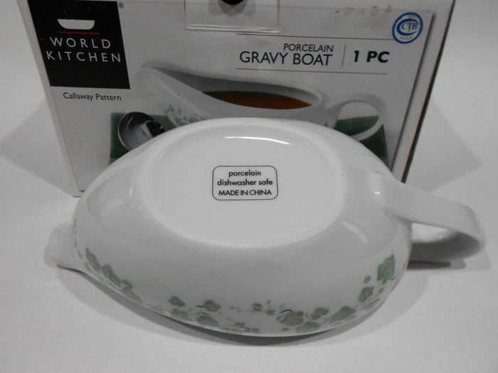 NEW Corelle Coordinates CALLAWAY IVY 2-Cup GRAVY BOAT 9" Green Porcelain China