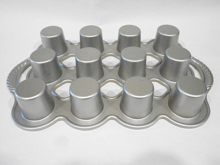 🍂New NORDICWARE PETITE POPOVER PAN 12 Muffin Bread Cupcake Pastry Cast Aluminum