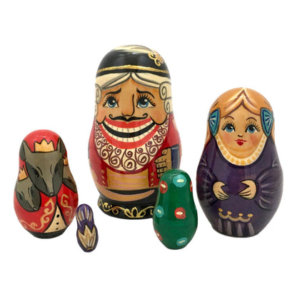 Russian nesting dolls fairytale