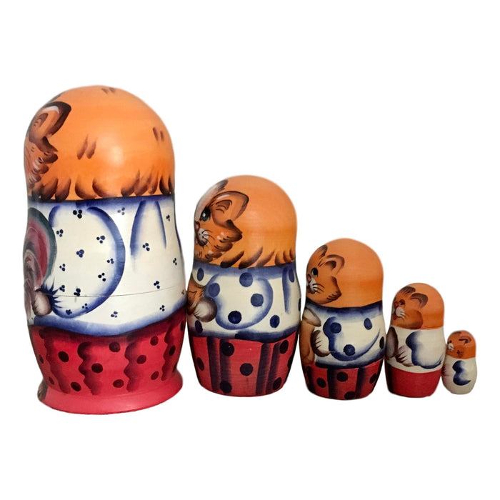 Russian nesting dolls cats