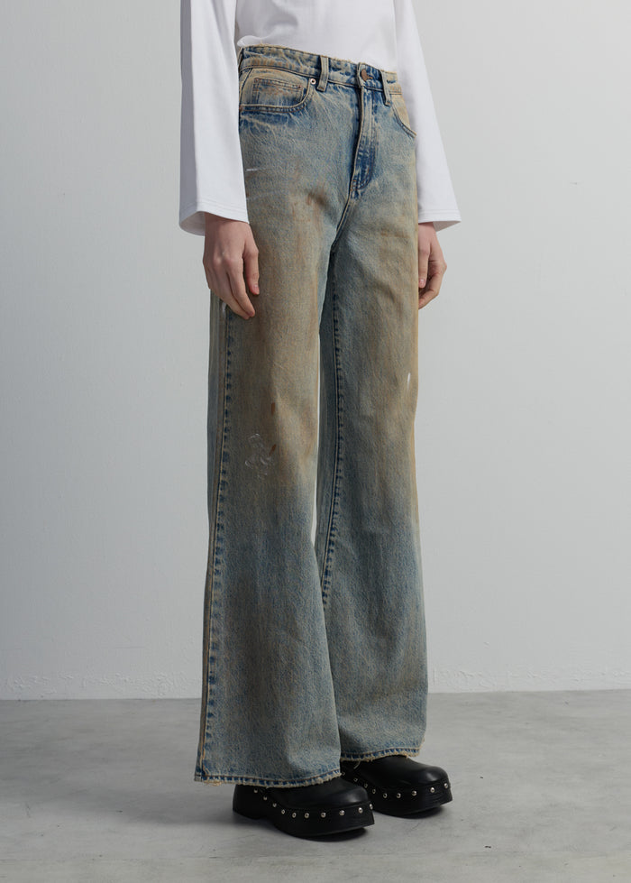 RUSTIC WASH RELAXED FLARE JEANS