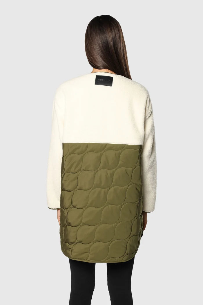 Sherpa Quilted Jacket Outerwear - Detail