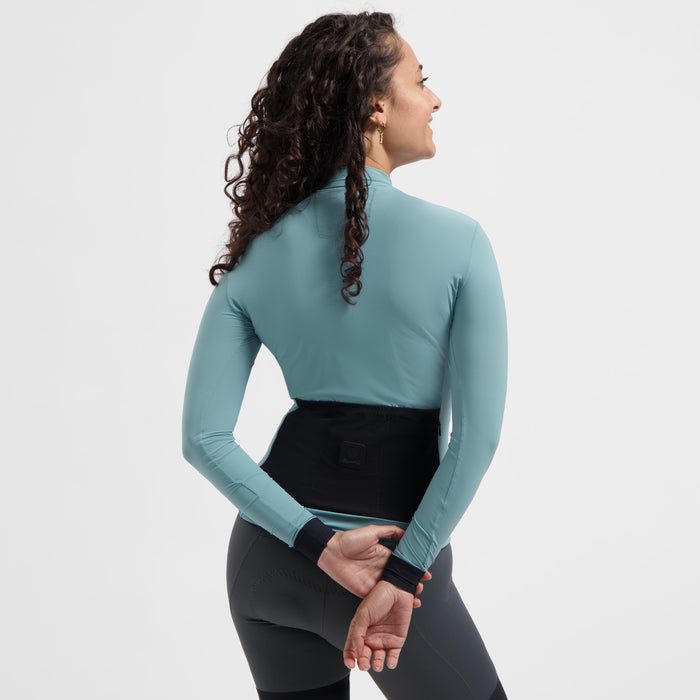 Rogelli Signature Light fietsshirt dames nautilus gedragen achterkant.
