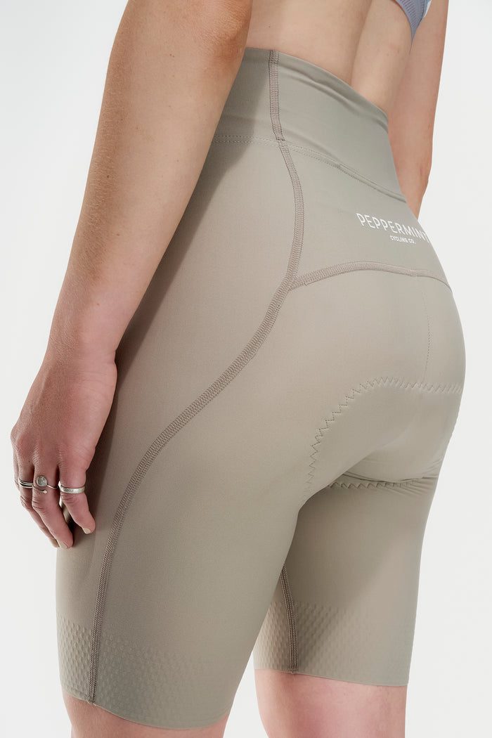 Signature Short