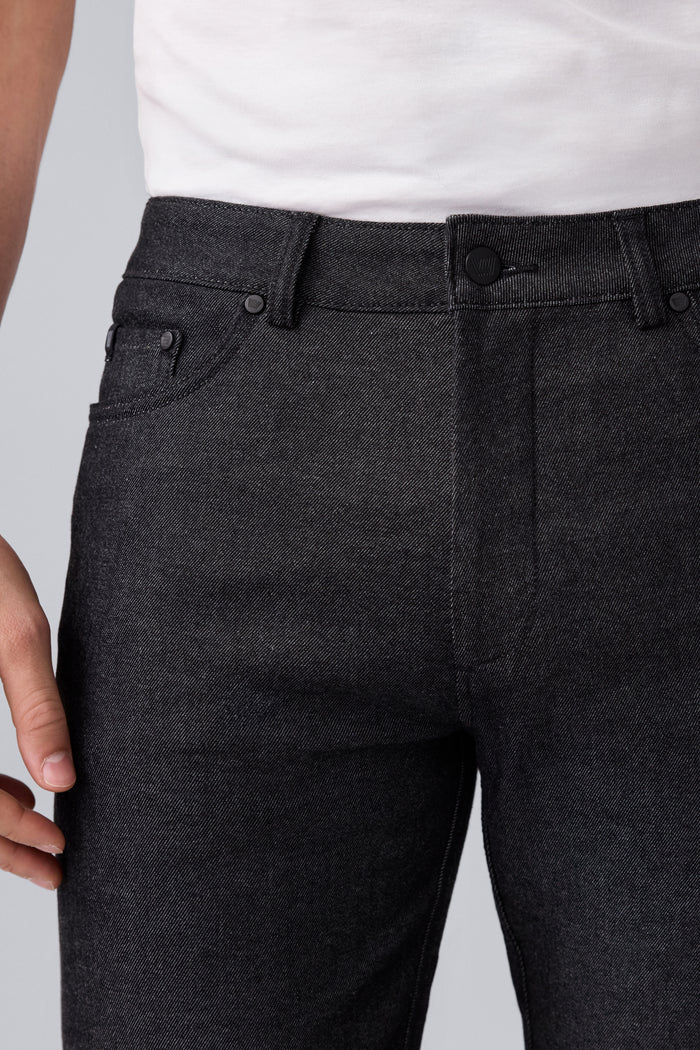 Close up view of man wearing SILVER Denim - Straight Leg Jeans in Black Rinse