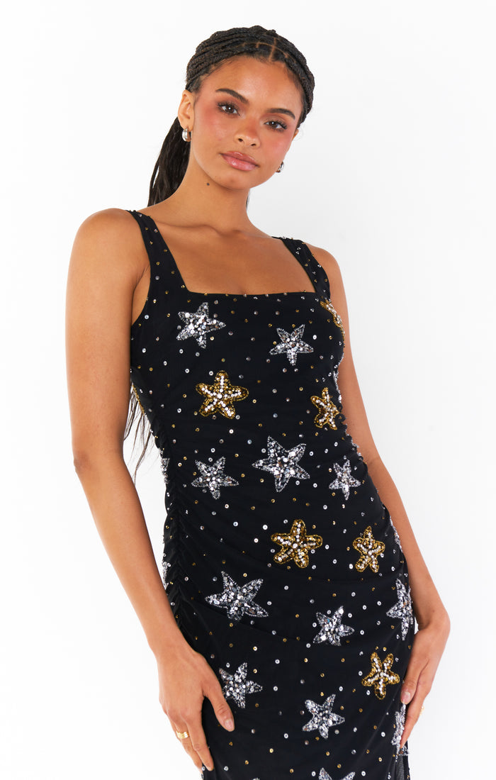 badge_model-wears-size-s