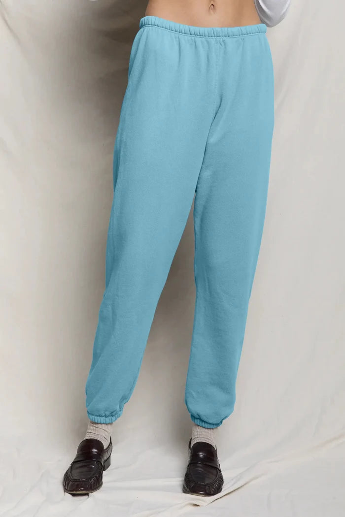 xs / milky blue