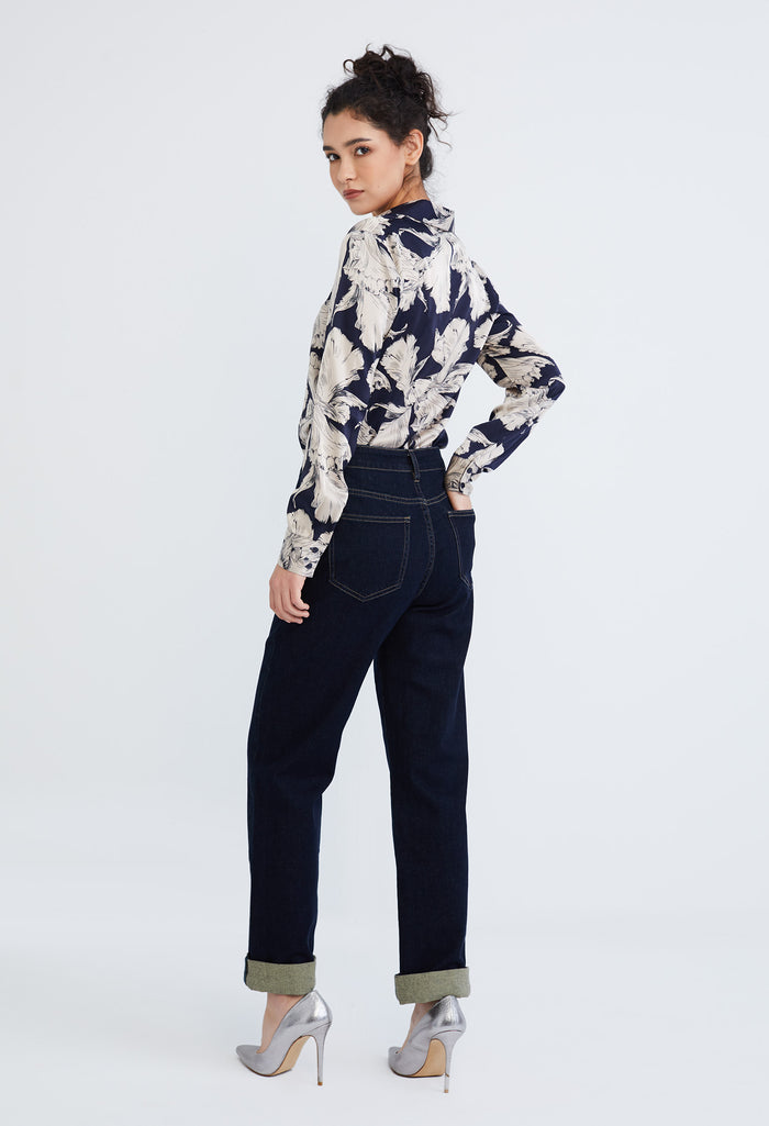 Straight Cut Easy Boyfriend Jeans