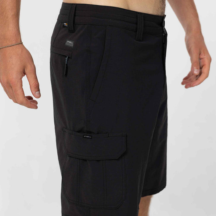 TRVLR Cargo 20" Hybrid Short - Black