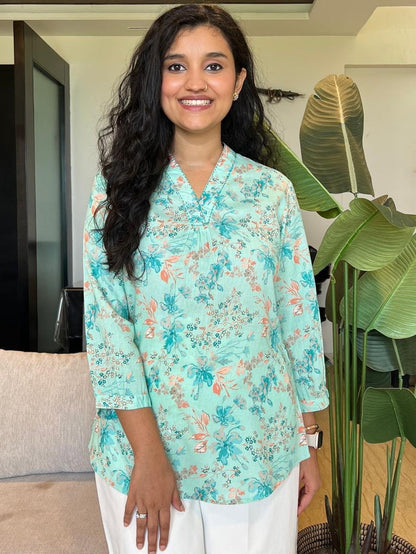 V Neck Short Top- Pastel Green