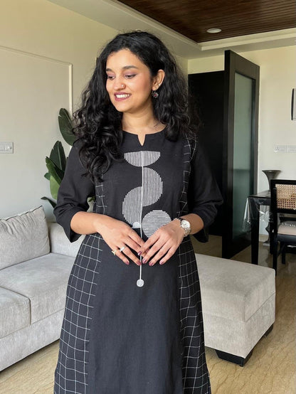 Varya Black Cropped Cotton Set