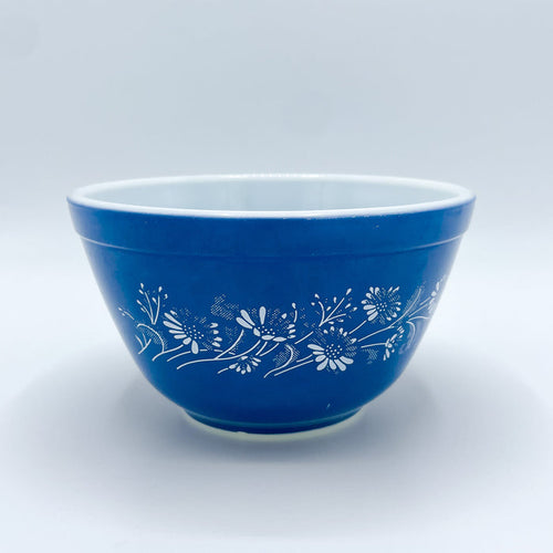Vintage 1970s 1960s Pyrex Flowers Colonial Mist Mixing Bowl 401