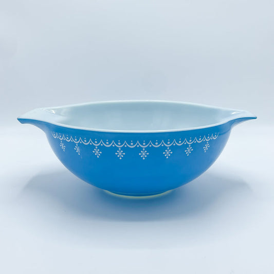 Vintage Pyrex Blue Snowflake Garland Cinderella Bowl 444